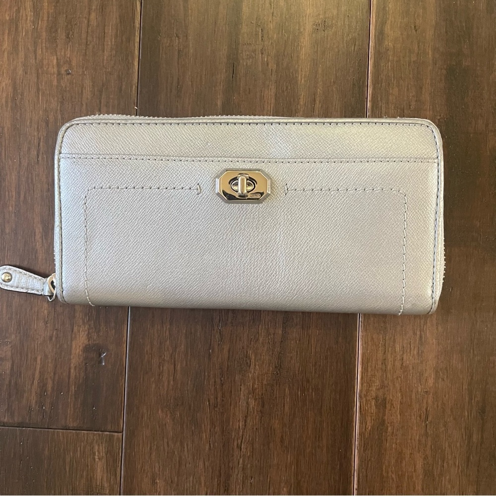 Coach Campbell Silver Saffiano Leather Turlock Zip Around Accordion Wallet